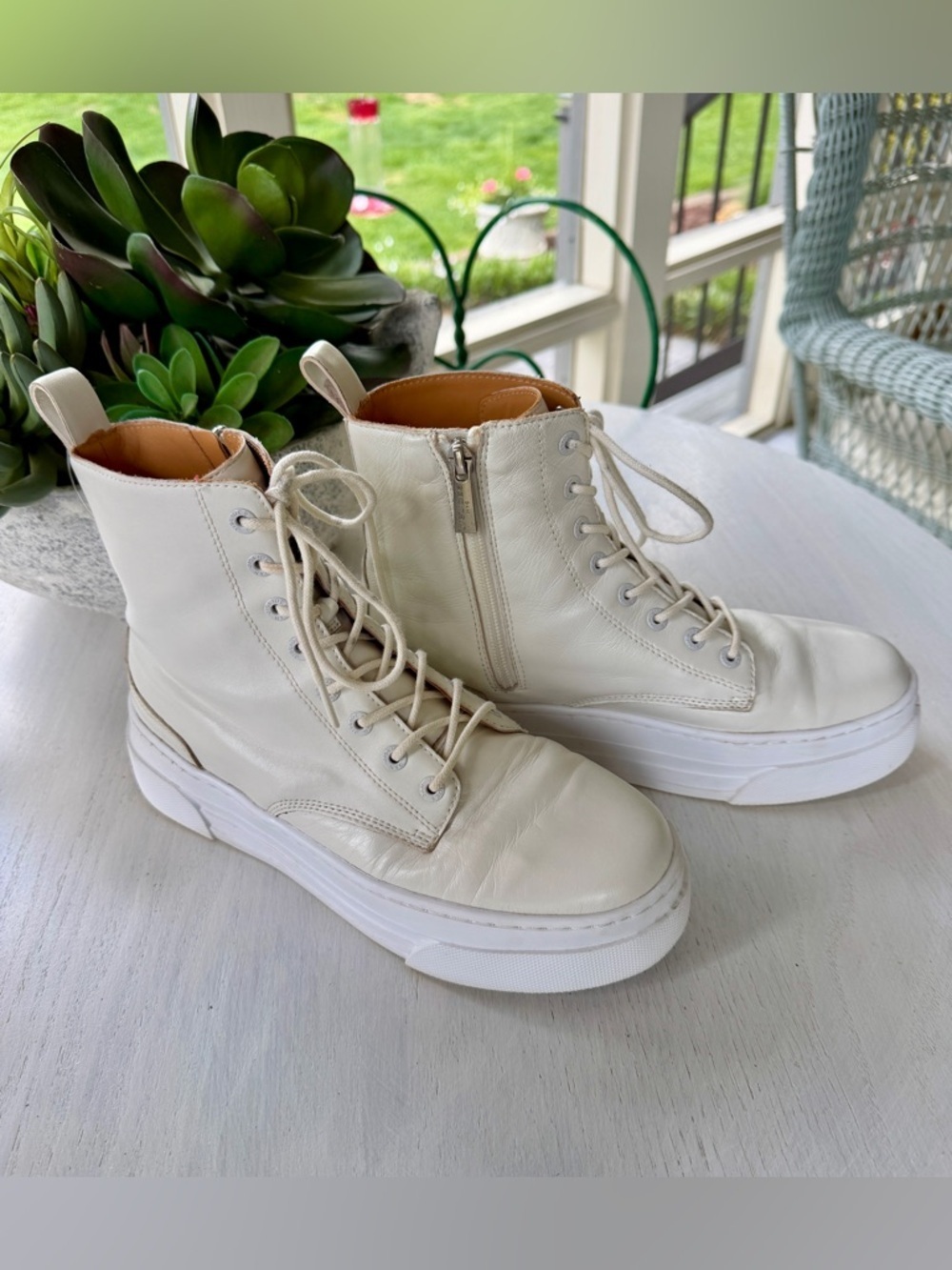 J/SLIDES, ANDRE, HI-TOP, LACE-UP SNEAKERS IN OFF-WHITE. SIZE 8 1/2